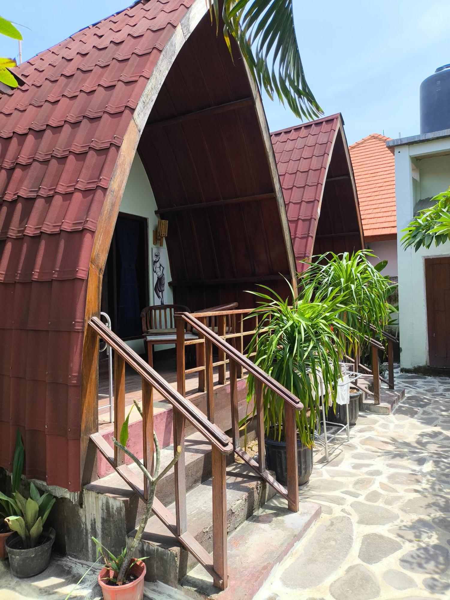 Gili Mesari Cottages & Homestay Гили Траванган Экстерьер фото